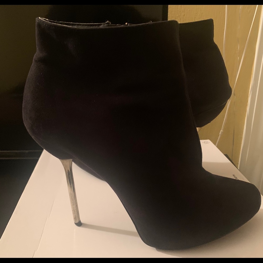Shoedazzle .Free if bundle with another item $15+
